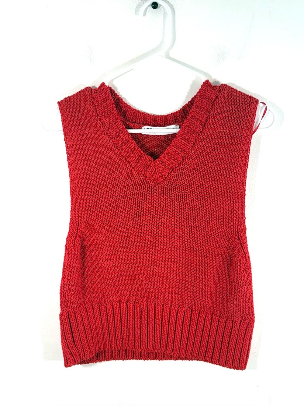 Zara Red Knit V Neck Sleeveless Sweater Vest Medium